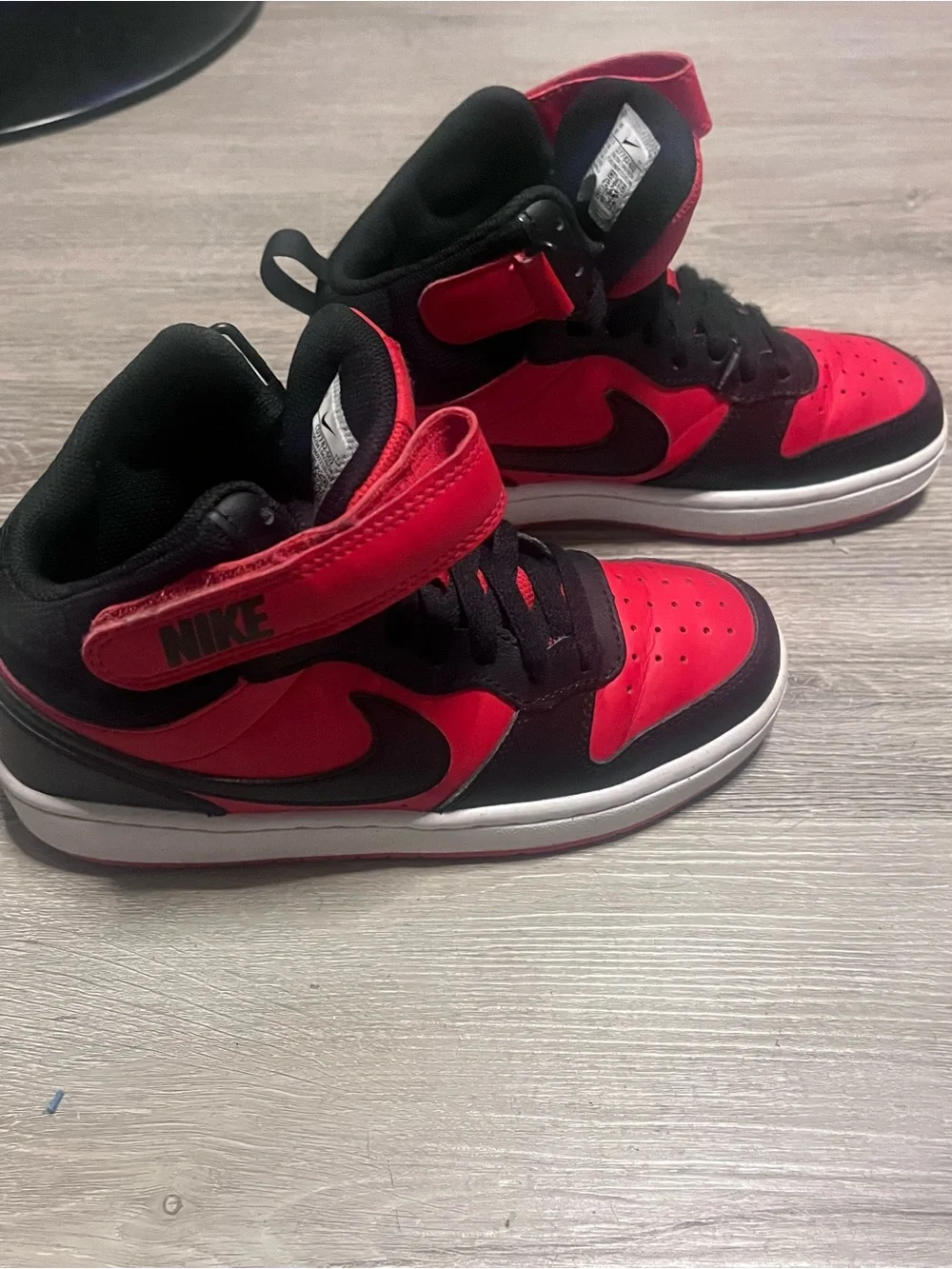 Nike Kids’ High-Top Sneakers in Red and Black Size 4Y